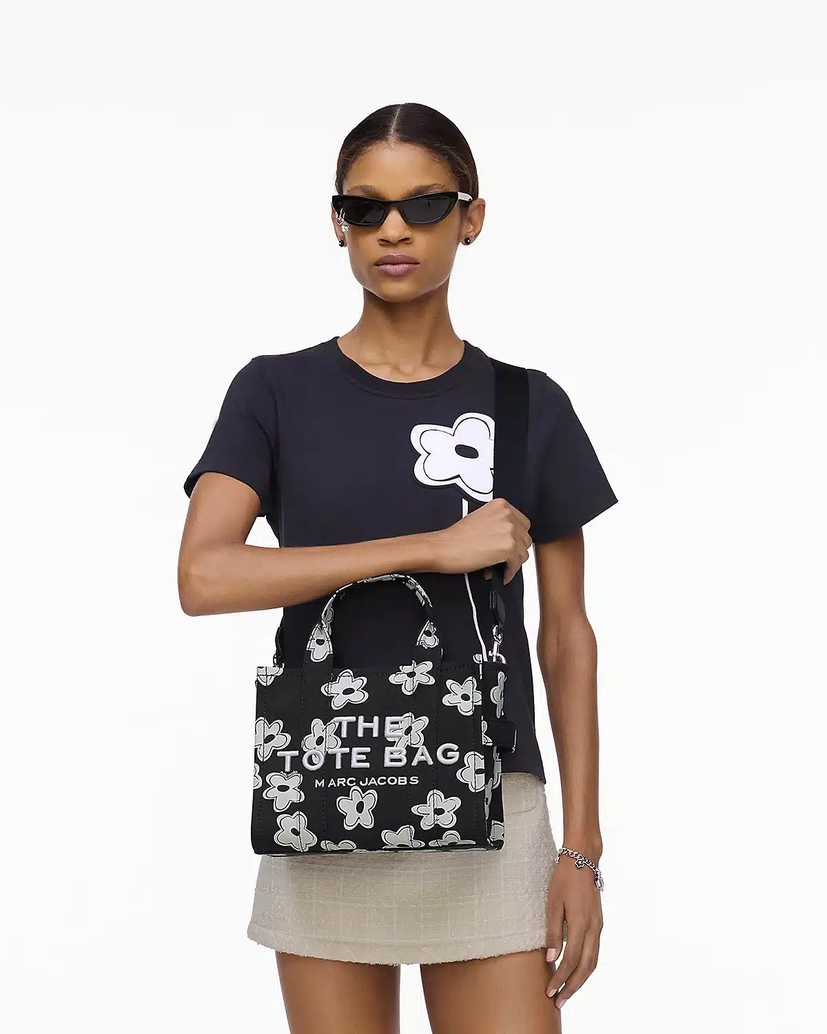 MJI_2S5HTT030H03_005_F8F8F8_4-5_ALT1