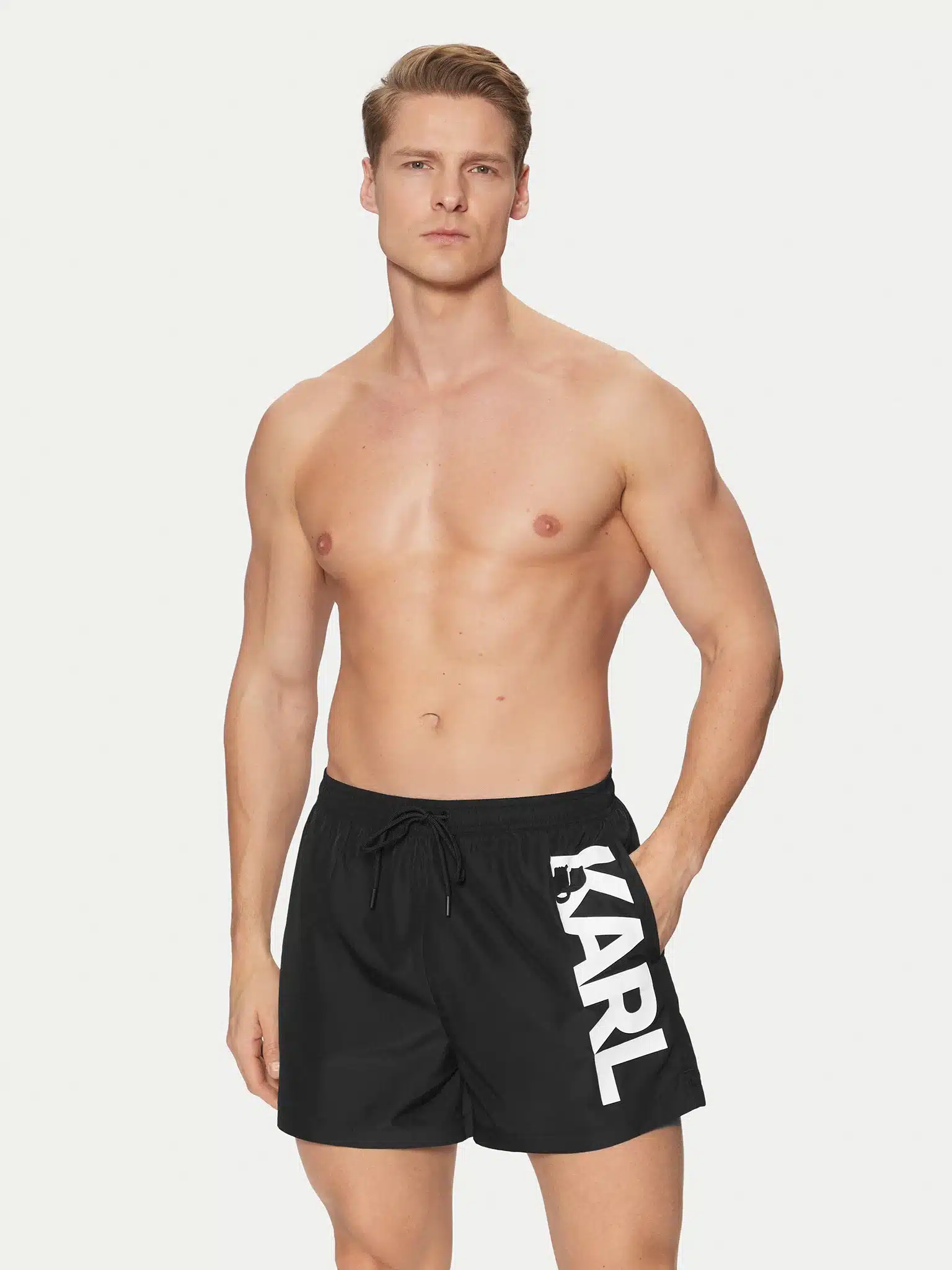 karl-lagerfeld-szorty-kapielowe-a1m46013-czarny-regular-fit-0000304614507.webp